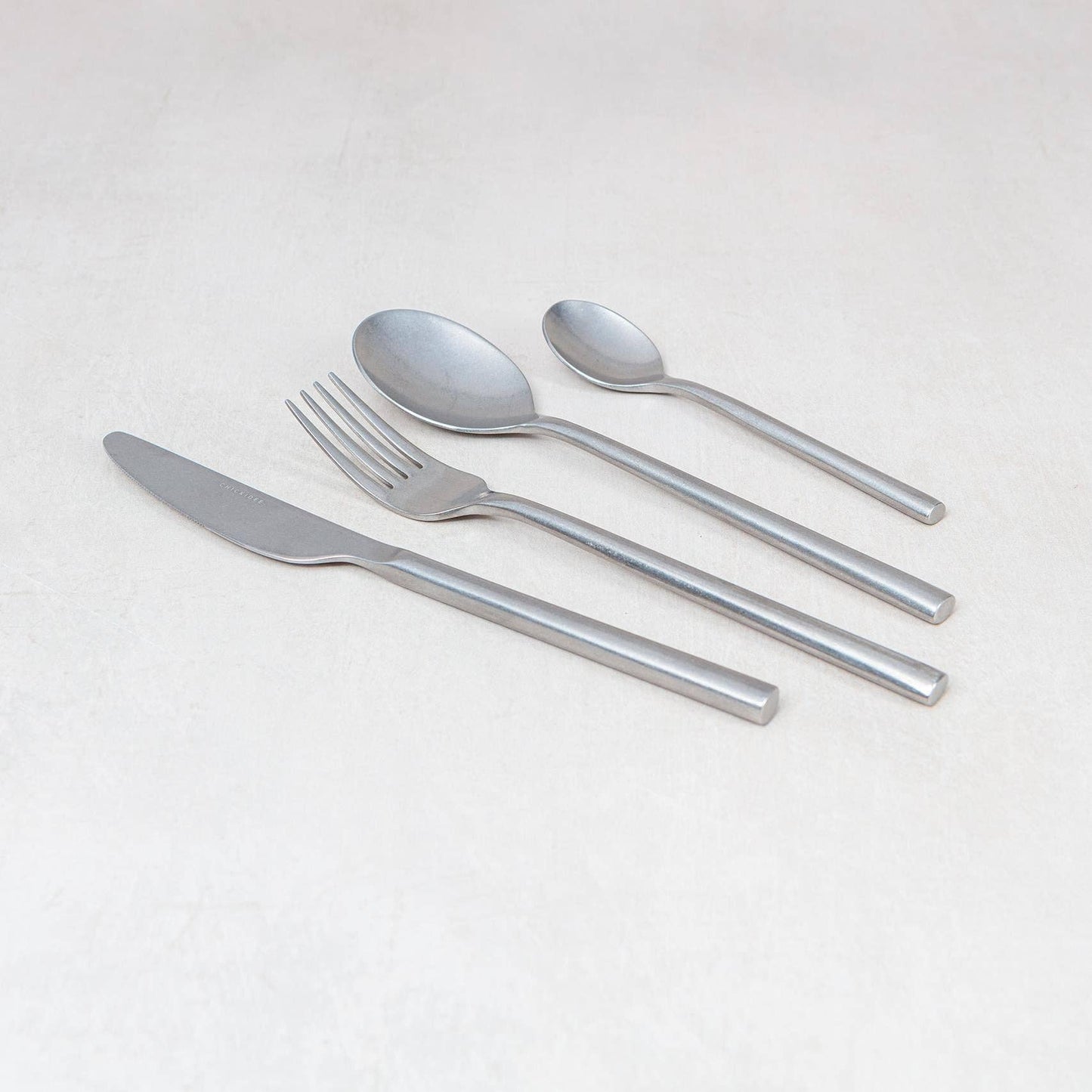 Ensemble de couverts Camden en argent antique