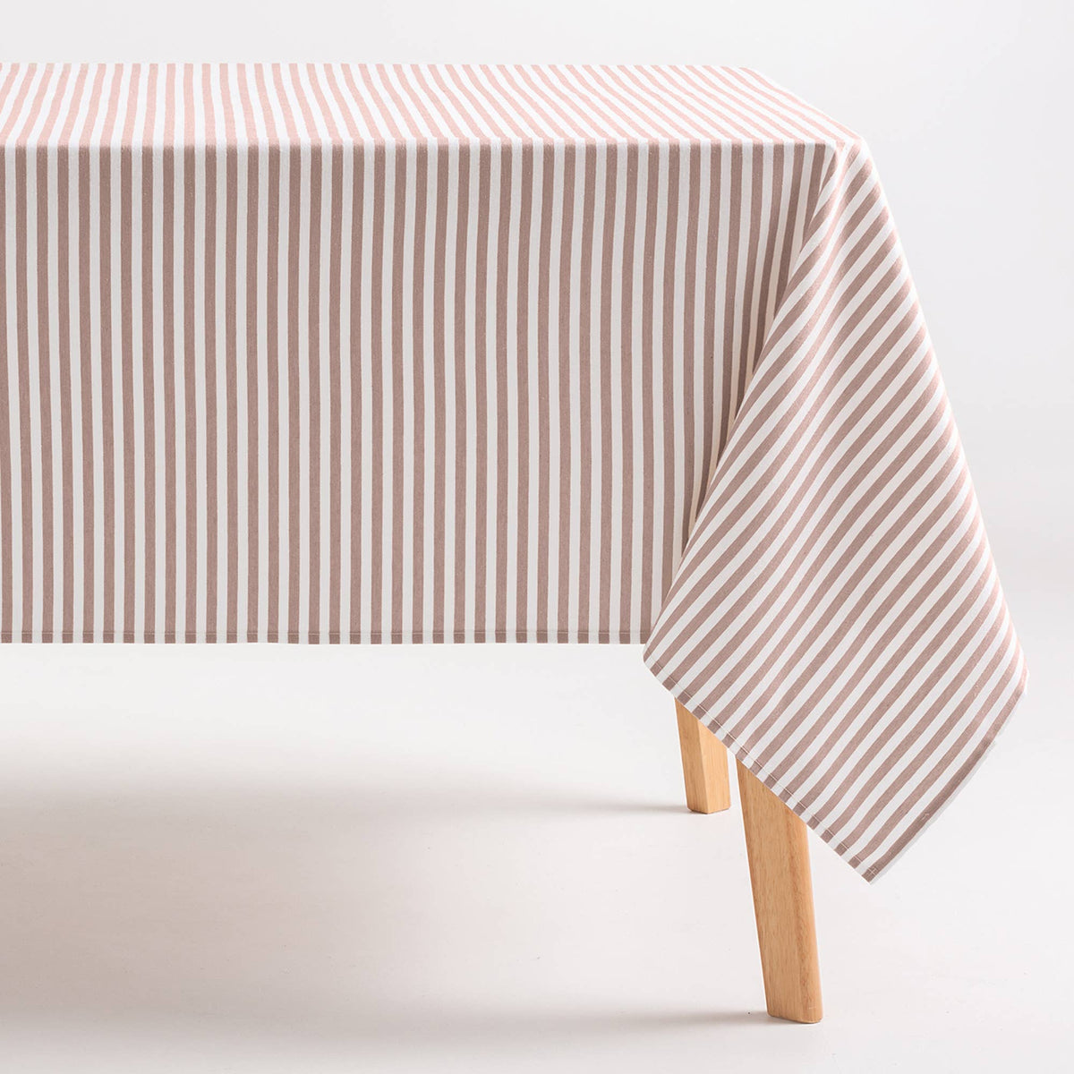 Nappe rayée résistante aux taches en coton polyester GAMUSI, 140 cm, visible avec motifs rayés gris et blanc.