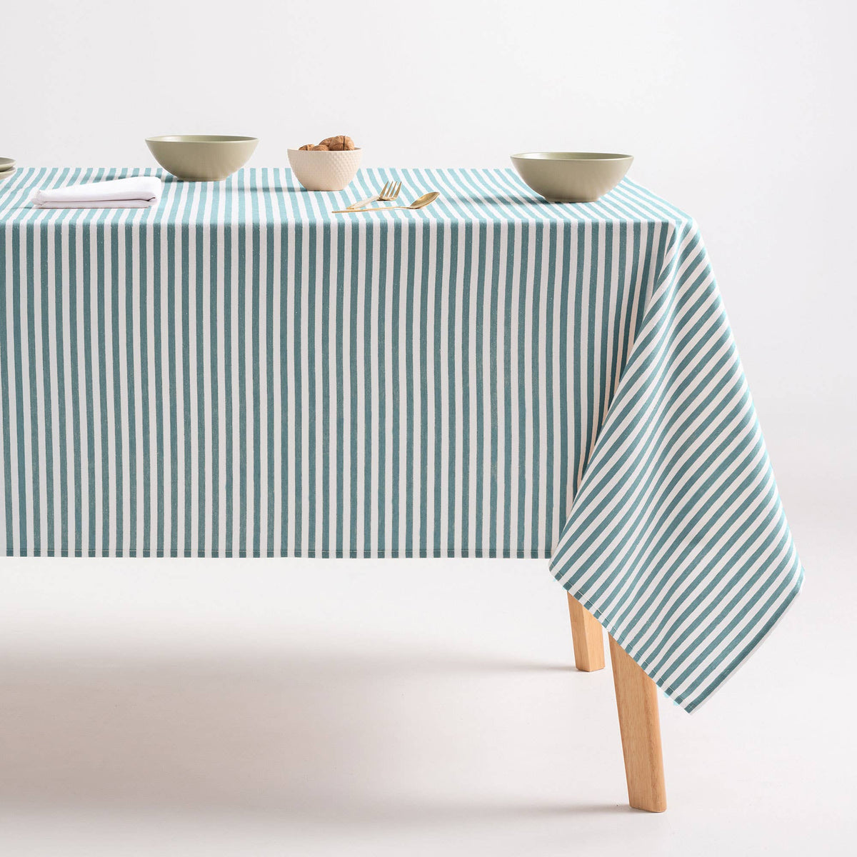 Nappe rayée résistante aux taches en coton polyester GAMUSI, 140 cm, idéale pour la décoration de table.