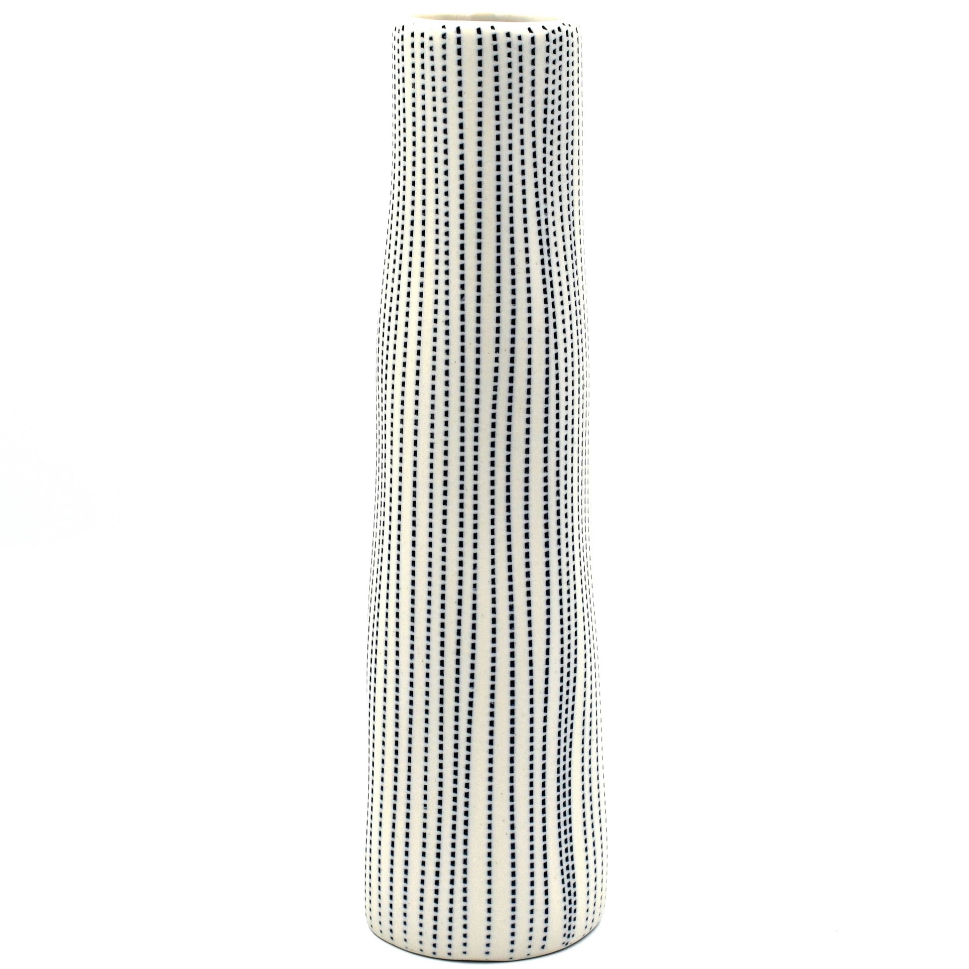 Vase en porcelaine fait main KOZA M-Vase 1159W26 d'Art Floral Trading LLC, finition élégante et artisanale.