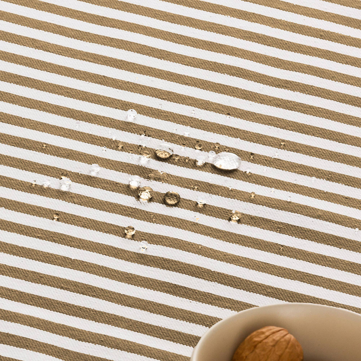 Nappe rayée résistante aux taches en coton polyester GAMUSI, 140 cm, motif coloré pour table.