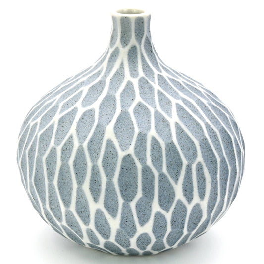 Vase en porcelaine Congo Tiny L avec bourgeons, fait main, de Art Floral Trading LLC, décoratif et élégant.