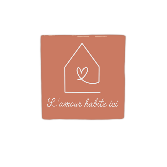Carreaux céramique décoratifs "L'amour habite ici" par Artige BV, design poétique européen, motif romantique coloré.
