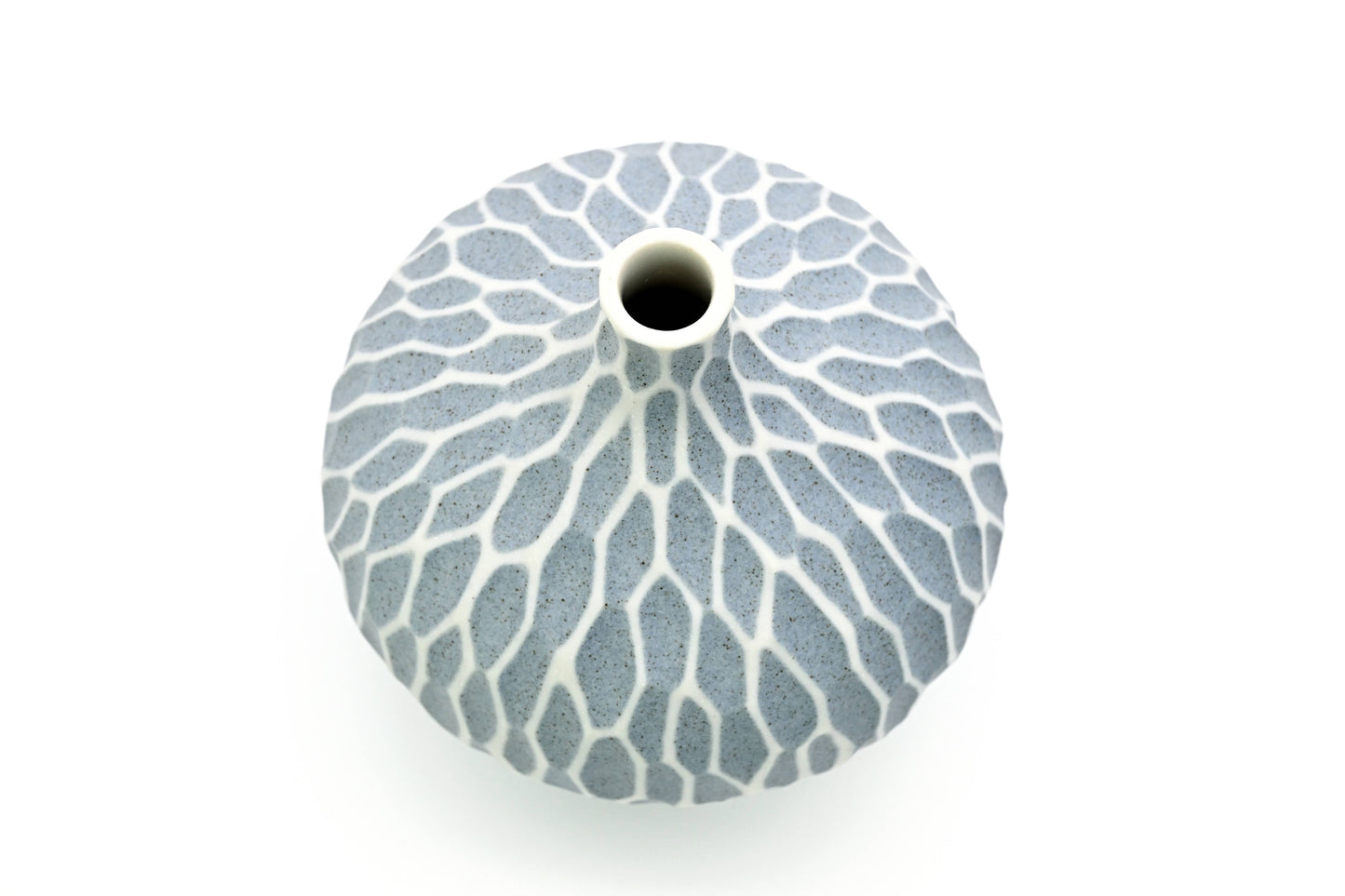 Vase à bourgeons en porcelaine fait main Congo Tiny L-524BLUESN5 par Art Floral Trading LLC, décoré avec finesse et détails délicats