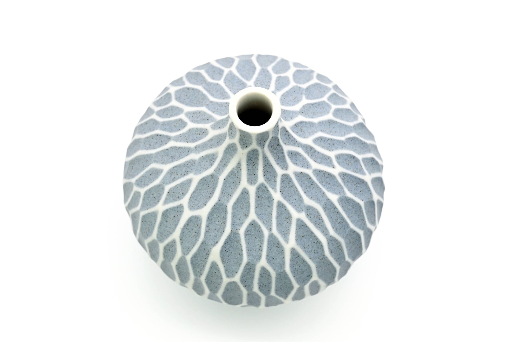 Vase à bourgeons en porcelaine fait main Congo Tiny L-524BLUESN5 par Art Floral Trading LLC, décoré avec finesse et détails délicats