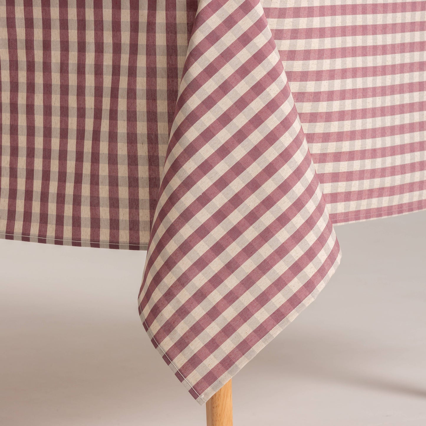 Nappe anti-taches vichy coton NOVY 140 cm – Motif carreaux élégant