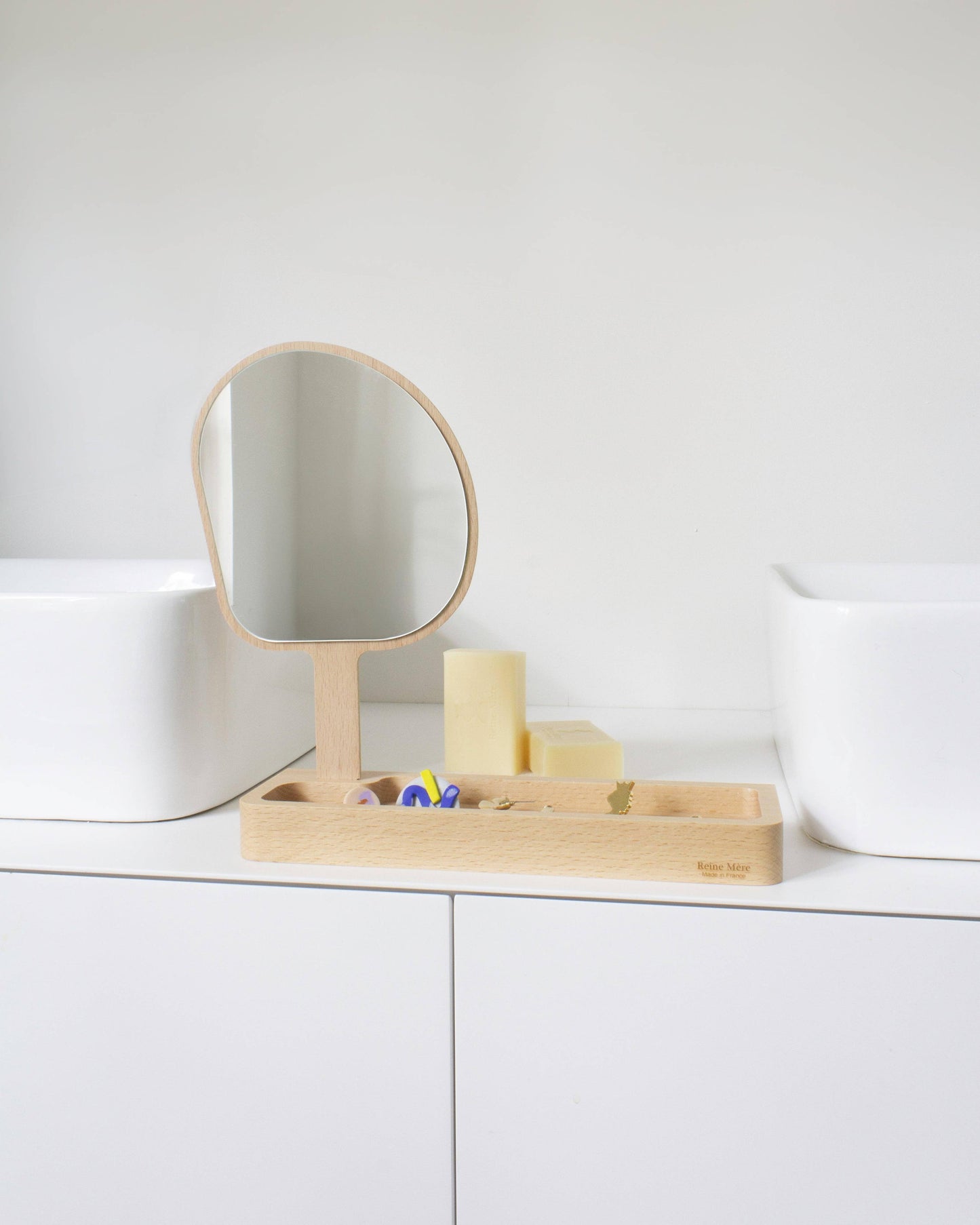Kagami - Miroir à poser avec rangement en hêtre