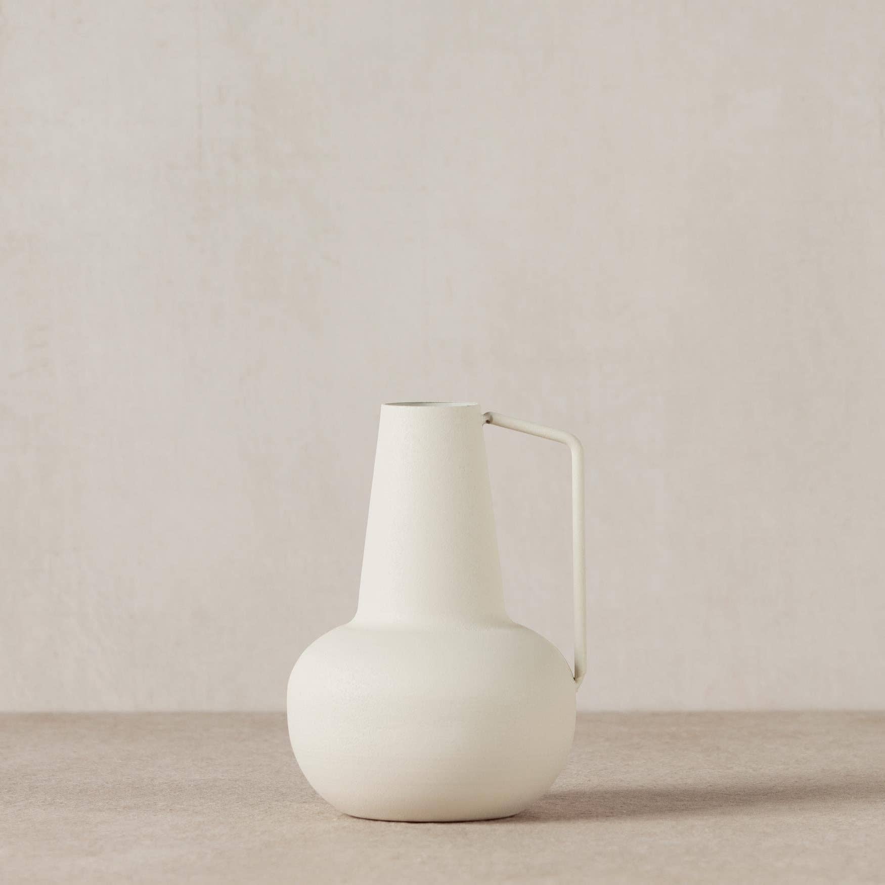 Vase en métal Renzo Santorini Eve - Chickidee